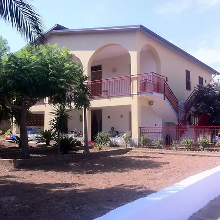 Augustea 阿尔卡莫