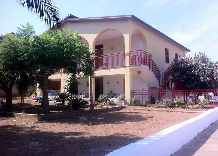 Augustea 阿尔卡莫