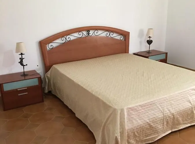 Augustea * 阿尔卡莫